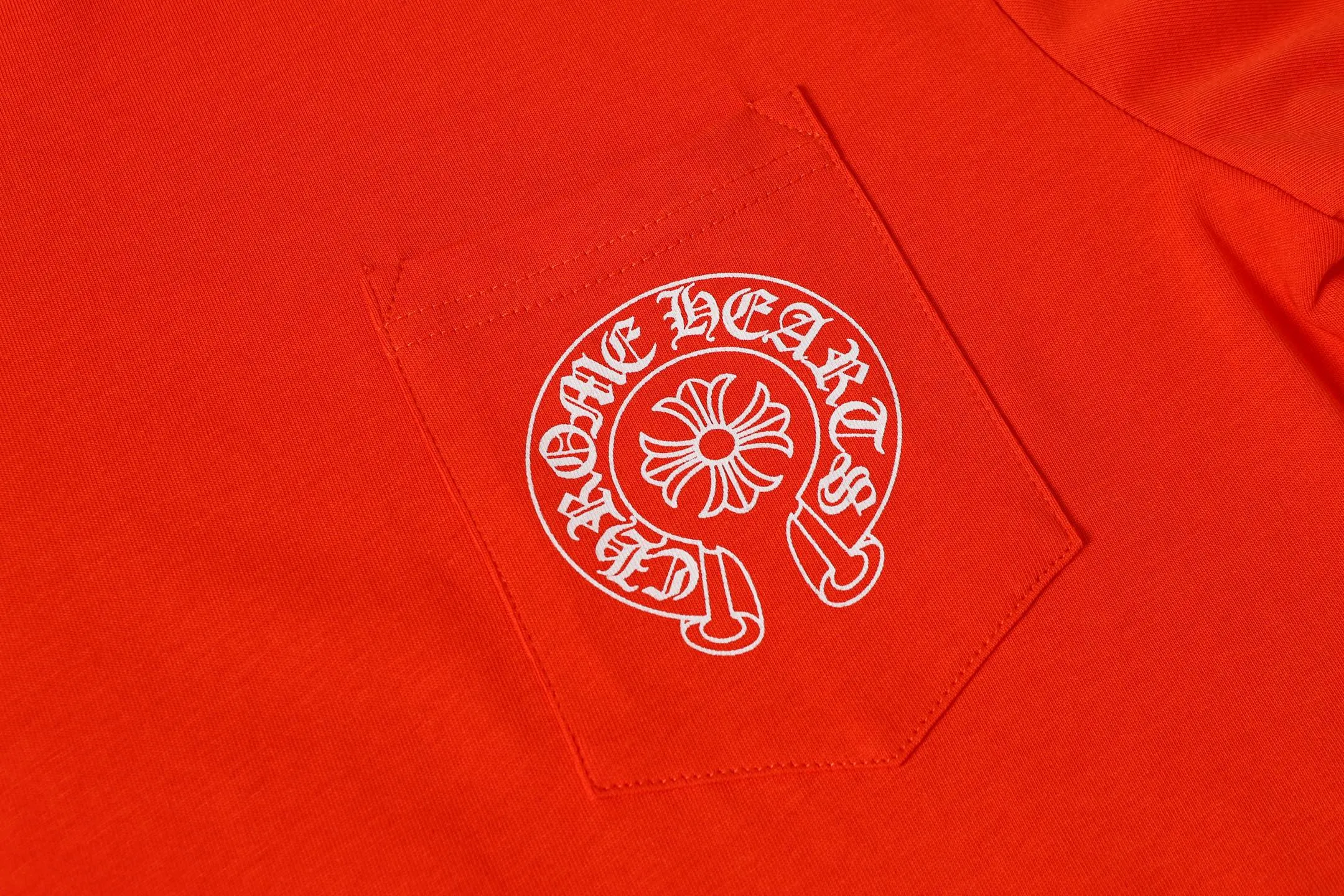 P160 Cross-border model, please do not place an order if you are pursuing quality -Chrome Hearts/Chrome Hearts Sanskrit printed popular long-sleeved T-shirt -High weight, high density and high quality. The wool is soft, delicate and skin-friendly. Soft and silky to the touch. Excellent warmth and skin-friendly properties. -Customized weaving and dyeing, no color difference, regardless of fabric or workmanship details. Comparing the ordinary version on the market -Colour: bright red -Size: S M L XL